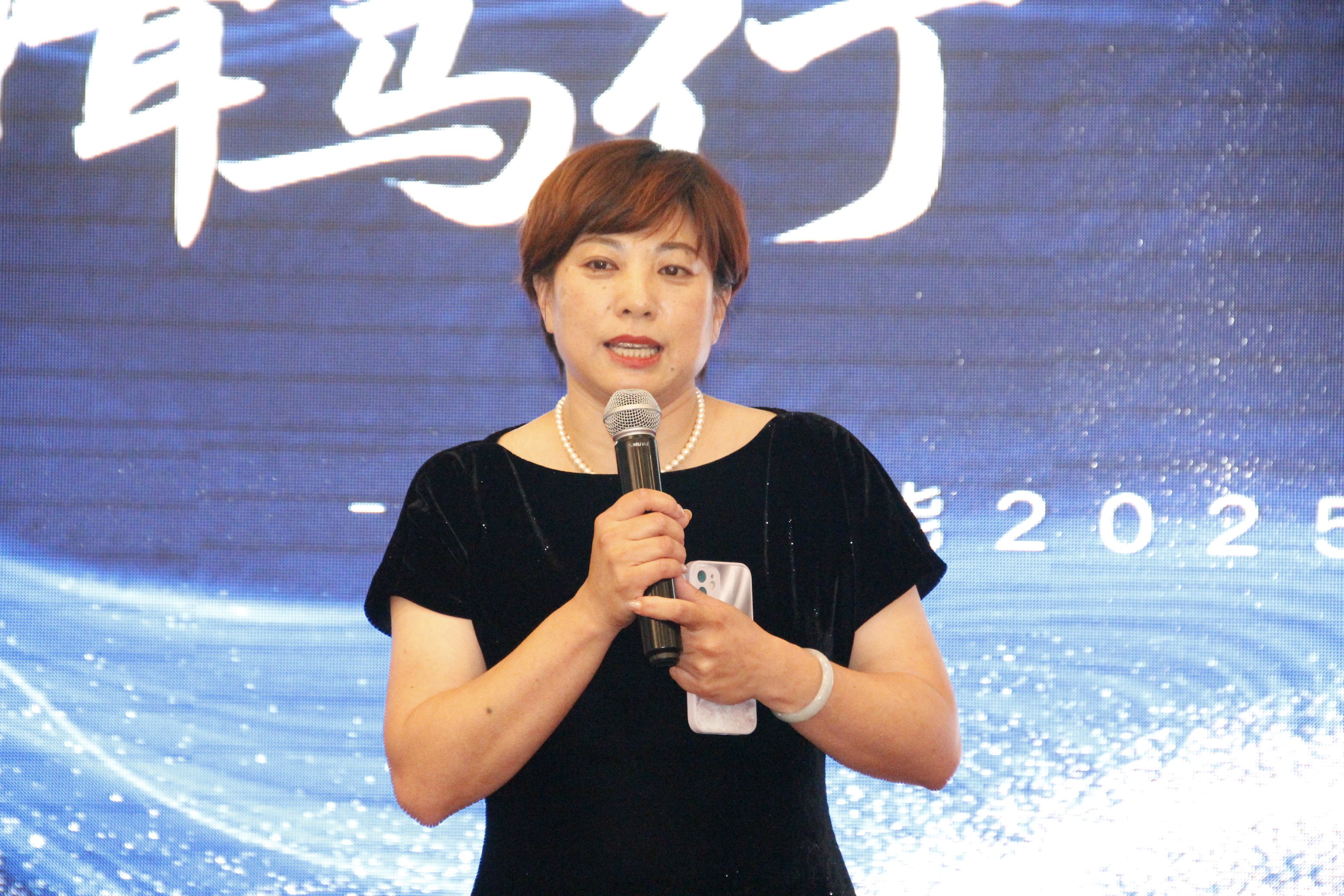年会佟总致辞.jpg
