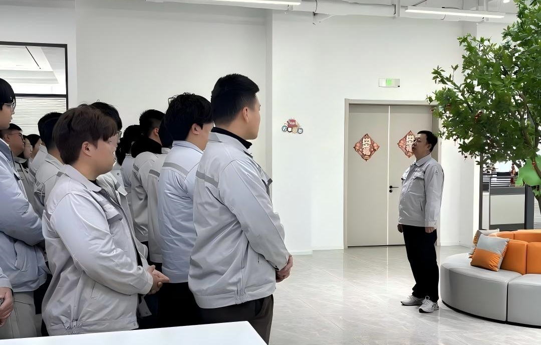 张总讲话_副本.jpg 张总讲话_副本.jpg